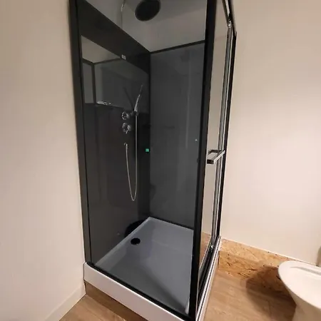 Dampierre 2 شقة